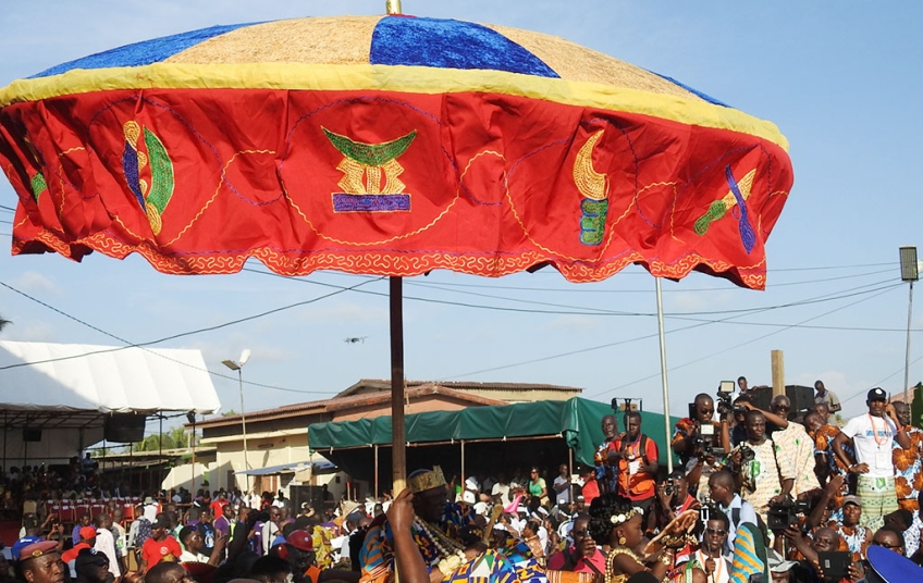 Première sortie du Roi et critique sociale
